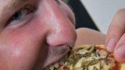 20 yıl sonra böcek burger yiyebiliriz