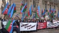 Paris'te Ermeni-Azeri protestoları