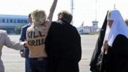 FEMEN'den Rus Patrik'e çıplak saldırı