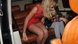 Hadise'den minili frikik