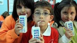 Artık her öğrenci okul sütü içemeyecek