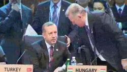 Erdoğan'ı görünce ayağa kalkan Cumhurbaşkanı