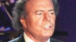 Iglesias Venezuela’da soyuldu