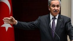 Arınç: Cenazelerin Türkiye'ye getirilmesi insani bir olay
