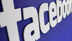 Facebook'ta eski sevgili psikolojiye zararlı