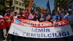 İzmirliler sokağa döküldü