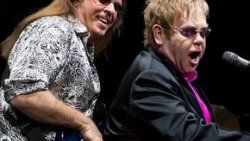 Elton John'un basçısı intihar etti