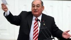 Kemal Anadol da komisyona bilgi vermedi