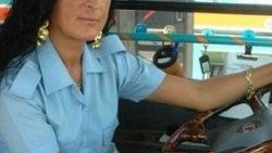 Türkiye'nin ilk kadın otobüs şoförü