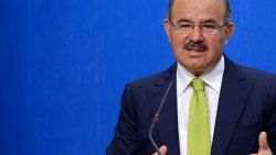 Çelik'ten Arınç'a: AK Parti'ye katılmak durumunda
