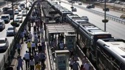 İstanbullu'nun metrobüs çilesi
