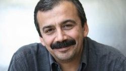 Darbeyi yorumladılar: Devrim diyen salaklar var