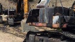 Teröristler iş makinelerini yaktı