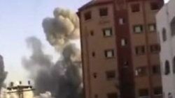 İsrail'in Gazze'de mülteci kampı bombalama anı kamerada