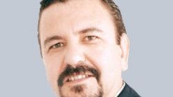 Yüksel Aytuğ o yazı için özür diledi