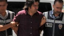 Öğretmen öğrencisiyle yatakta basıldı
