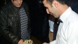 Mali beleş etlerin tadına doyamadı