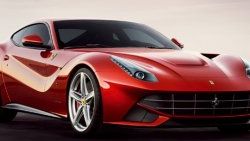 Ferrari F12berlinetta'ya Altın Direksiyon ödülü