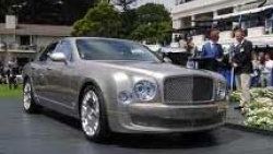 Bentley Mulsanne modelinin üstünü açıyor