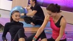 Ebru Şallı'dan Özge Ulusoy'a plates dersi