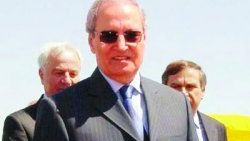 Esad'ı sağ kolu da terk etti