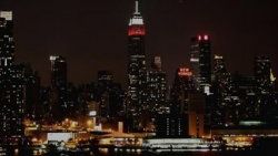 Empire State'e Türk Bayrağı