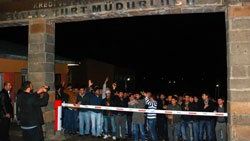 Bitlis'te eylem yapan öğrencilere polis müdahalesi