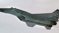 Pilot savaş uçağını alıp kaçtı
