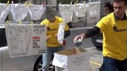Karadağ'da Başbakan'a donlu protesto