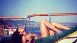 Rihanna mayoya servet yatırmış