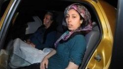 Ayrılmak isteyen eşini uçuruma sürükledi