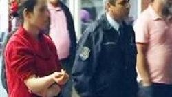 Para için karısını pazarlamak istedi ama..