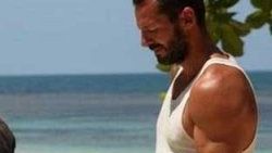 Adonis Nihat hayranlarını hayal kırıklığına uğrattı