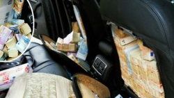Araba koltuklarından 1,8 milyon Euro çıktı