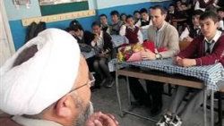 Seçmeli din derslerine imamlar girebilir