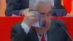 Hristofyas gözyaşlarına engel olamadı