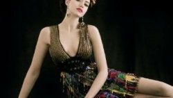 Fahriye Evcen ünlü playboyla yakalandı