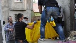 Hakkari'de engelli çocuğu tel ve iple boğarak öldürdüler