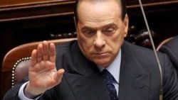 Berlusconi geri dönecek mi