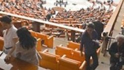 Erdoğan ve Kılıçdaroğlu salonu terk etti