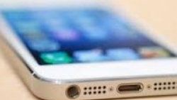 iPhone talebi yarı yarıya azaldı