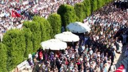 İzmir 3 şehidini gözyaşlarıyla toprağa verdi