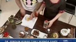 Canlı yayında sahte bal yaptı - Video