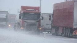 Sivas-Kayseri yolu kardan kapandı