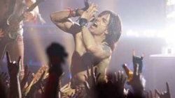 Asi rock yıldızı Tom Cruise - Tıkla İzle