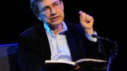Orhan Pamuk'tan açlık grevi yorumu