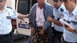 Kadın kılığına girip karısını öldürdü
