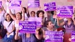 Bakanların katıldığı toplantıda kürtaj protestosu