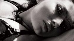 Nurgül Yeşilçay GQ'ya kapak oldu