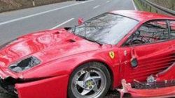 Kirpi için Ferrari'yi haşat etti